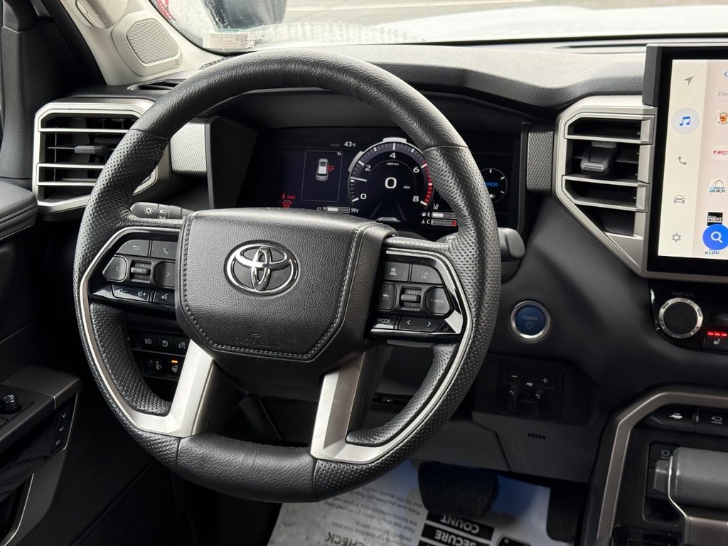Toyota Sequoia Vehicle Image 13