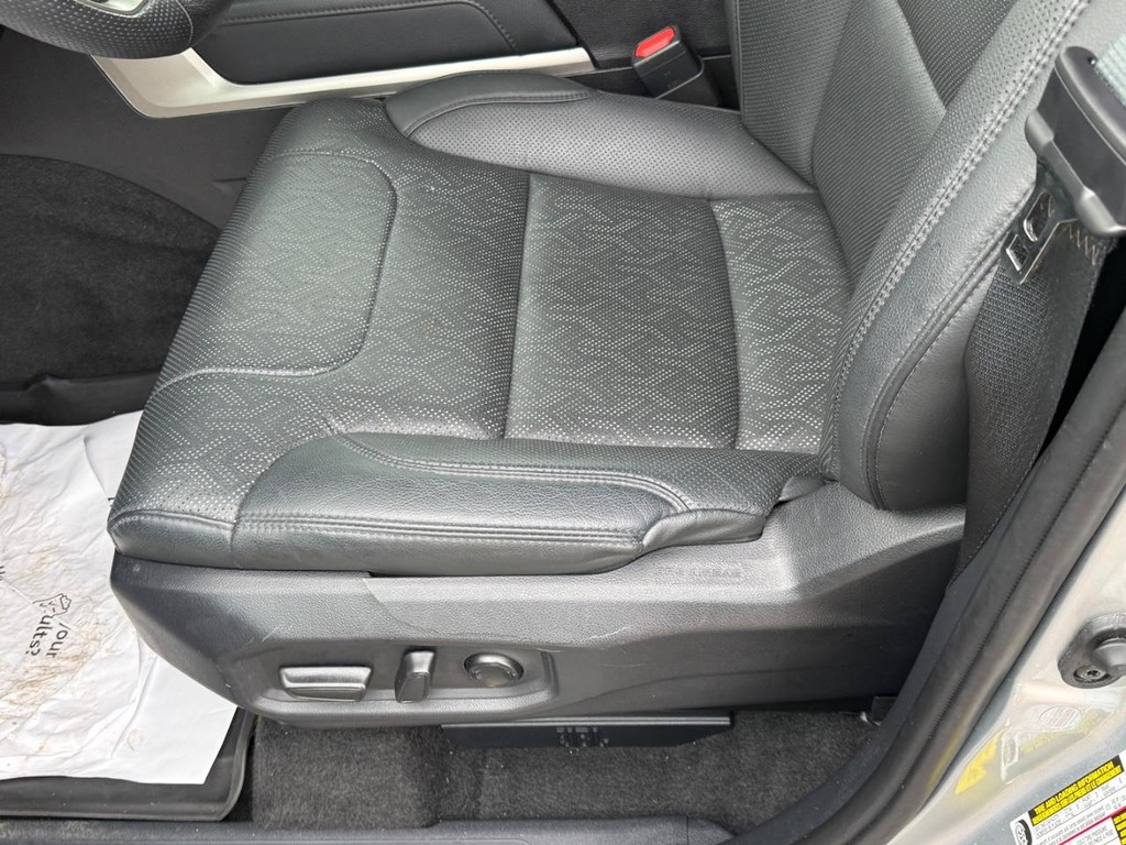 Toyota Sequoia Vehicle Image 17