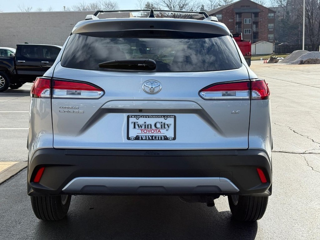 Toyota Corolla Cross Vehicle Image 4