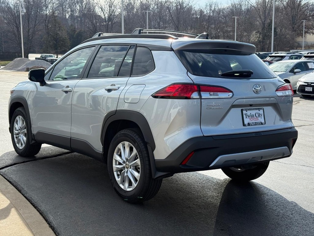 Toyota Corolla Cross Vehicle Image 5