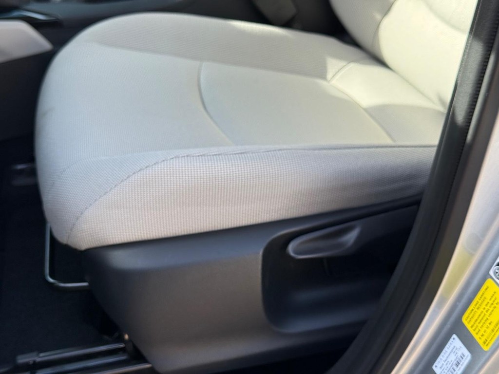 Toyota Corolla Cross Vehicle Image 23