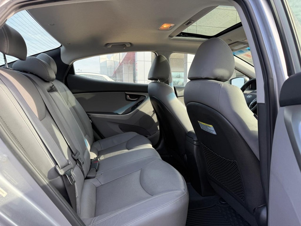 Hyundai Elantra Vehicle Image 11