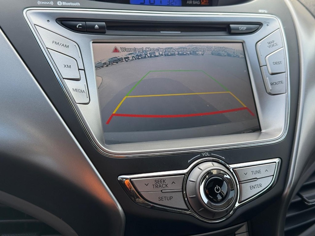 Hyundai Elantra Vehicle Image 19