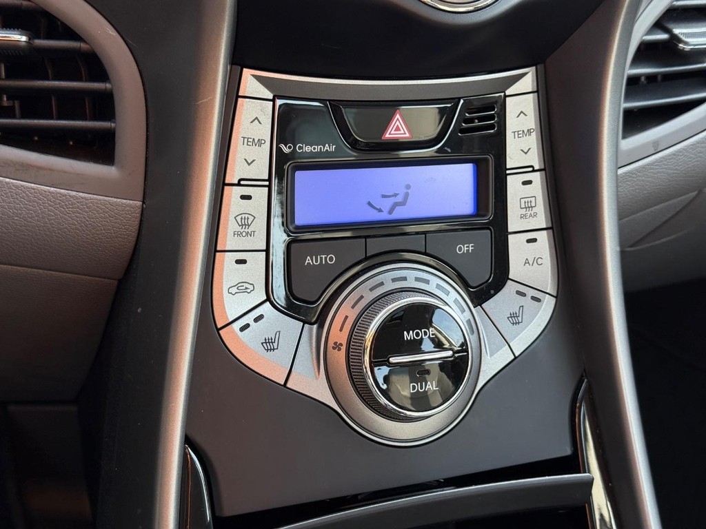 Hyundai Elantra Vehicle Image 21