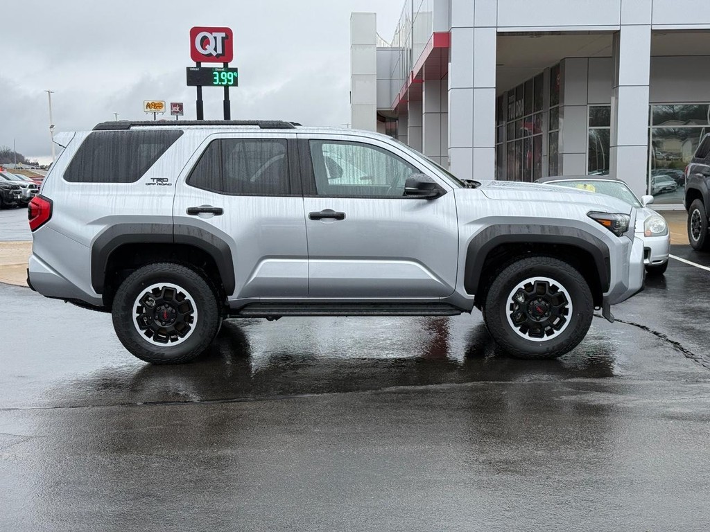 Toyota 4Runner Vehicle Image 2