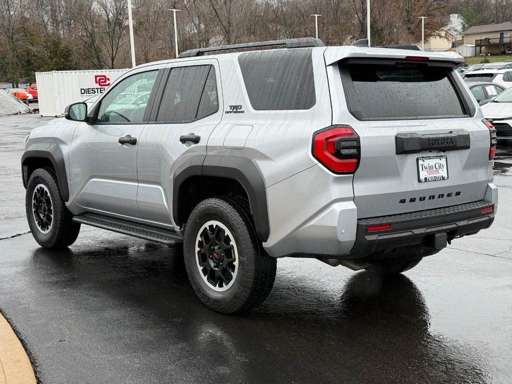 Toyota 4Runner Vehicle Image 6