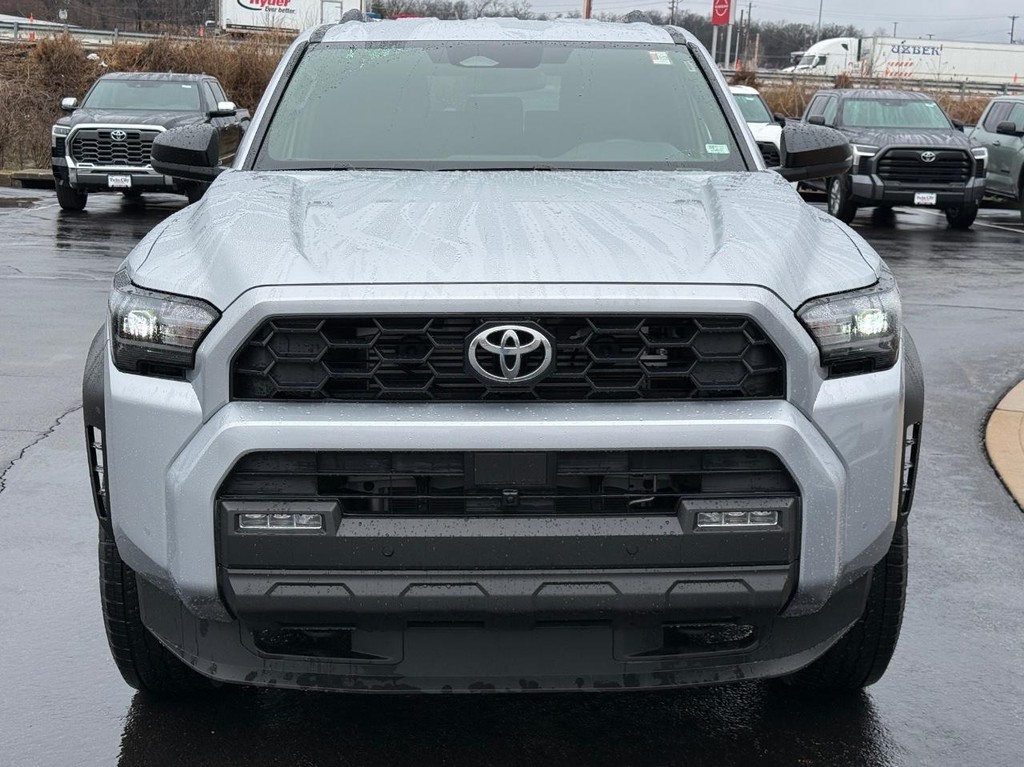 Toyota 4Runner Vehicle Image 9