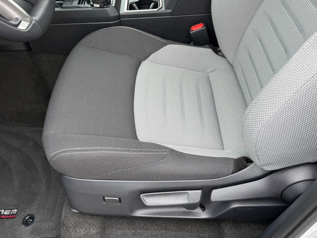 Toyota 4Runner Vehicle Image 16