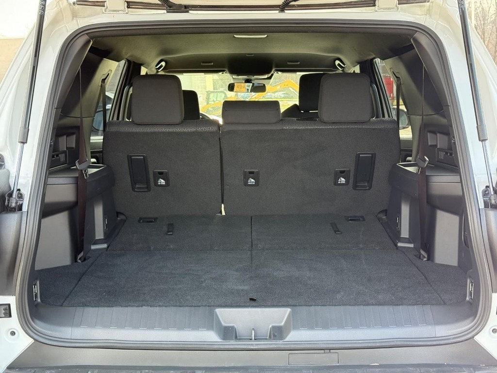 Toyota 4Runner Vehicle Image 6