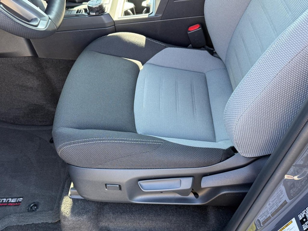 Toyota 4Runner Vehicle Image 16