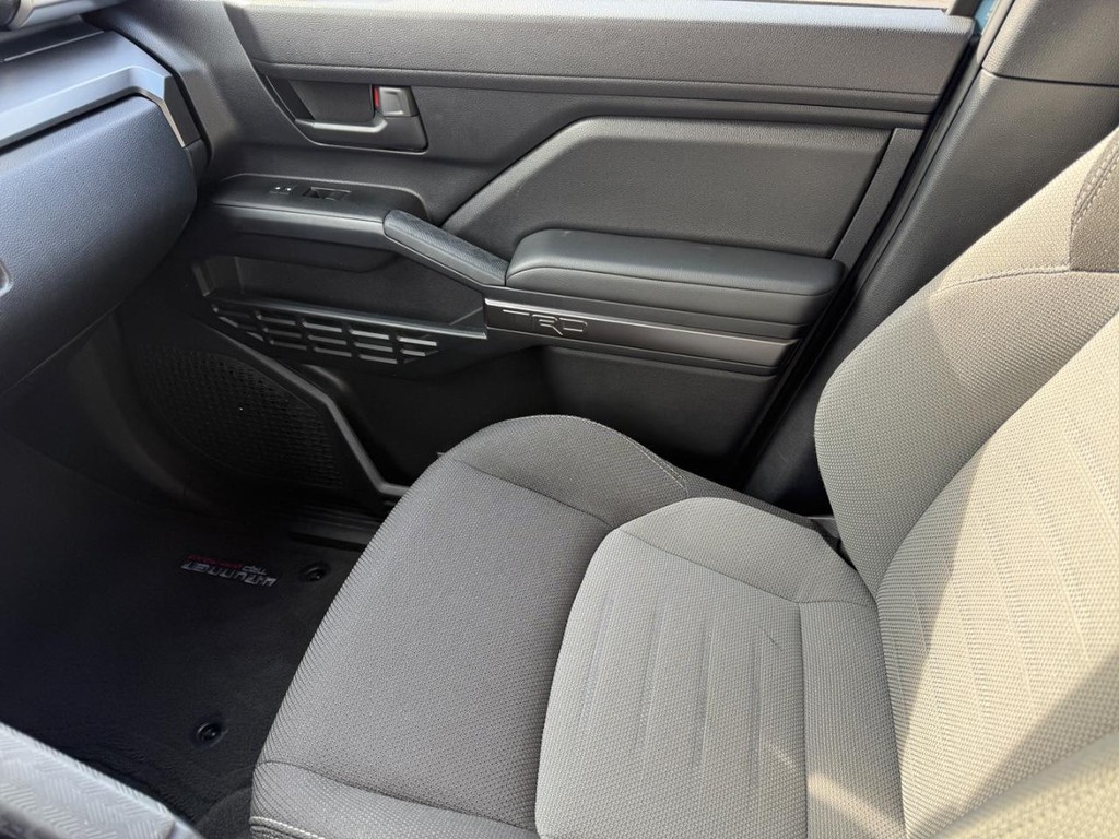 Toyota 4Runner Vehicle Image 21