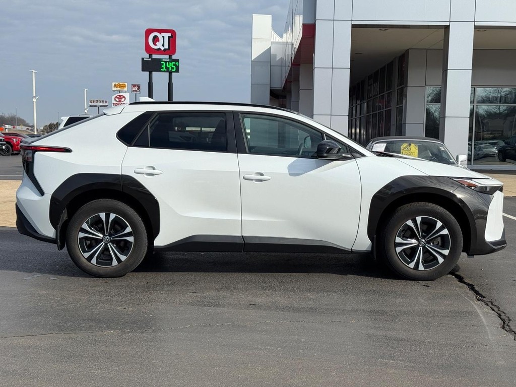 Toyota bZ4X Vehicle Image 2