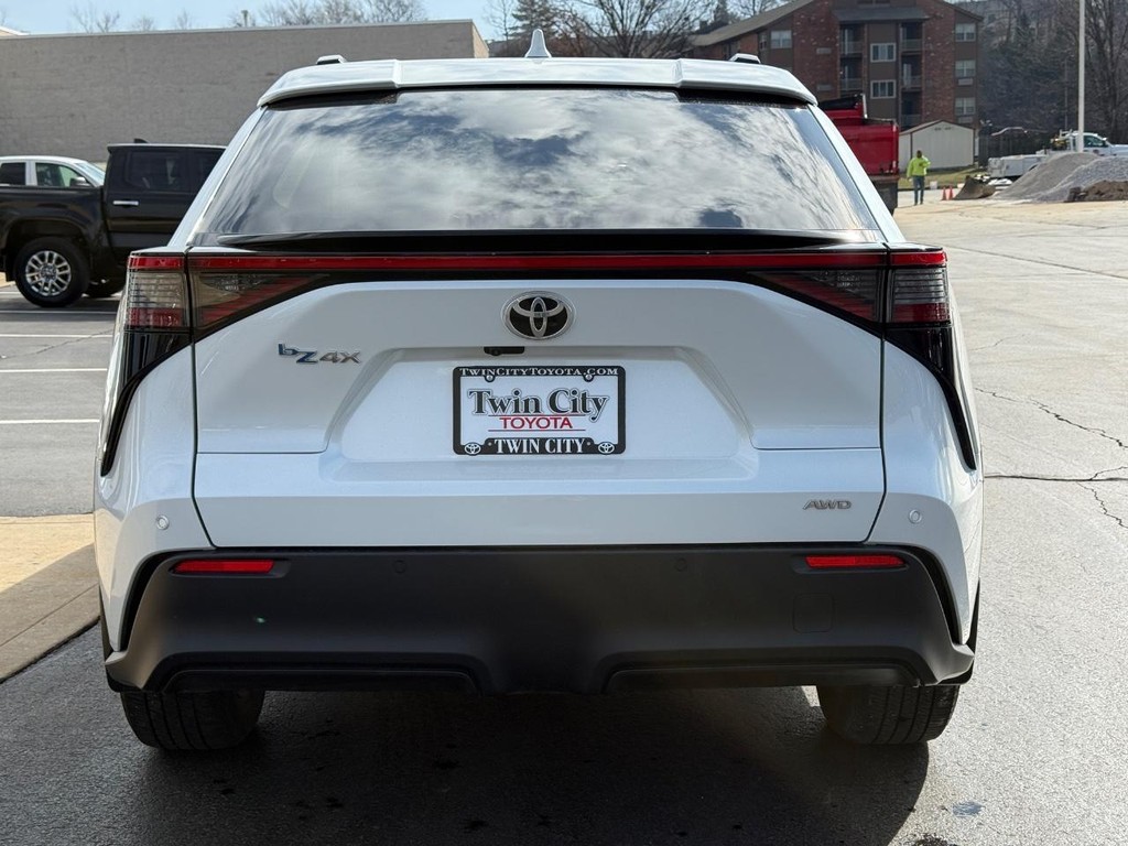 Toyota bZ4X Vehicle Image 4