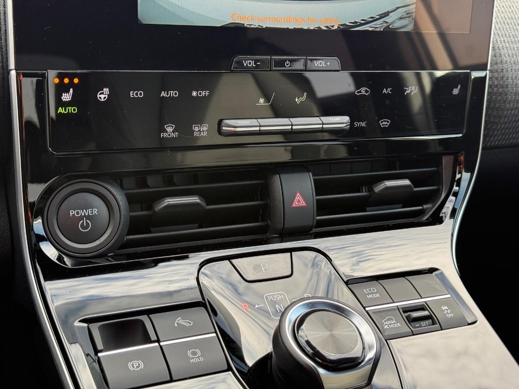 Toyota bZ4X Vehicle Image 18