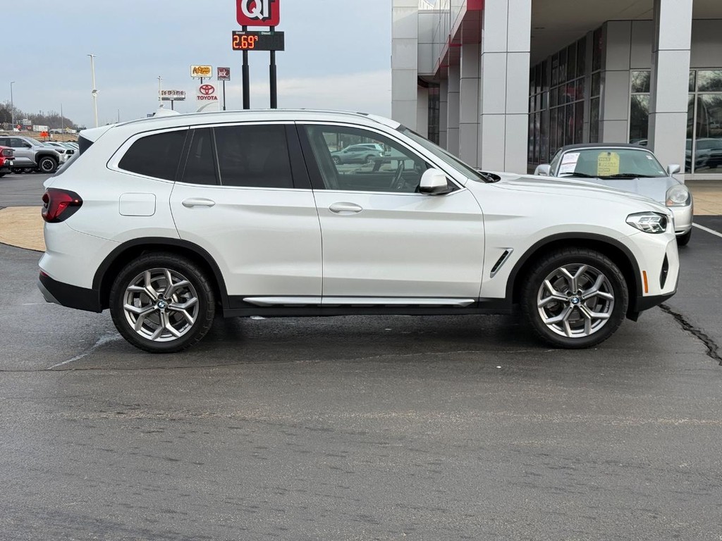 BMW X3 Vehicle Image 2
