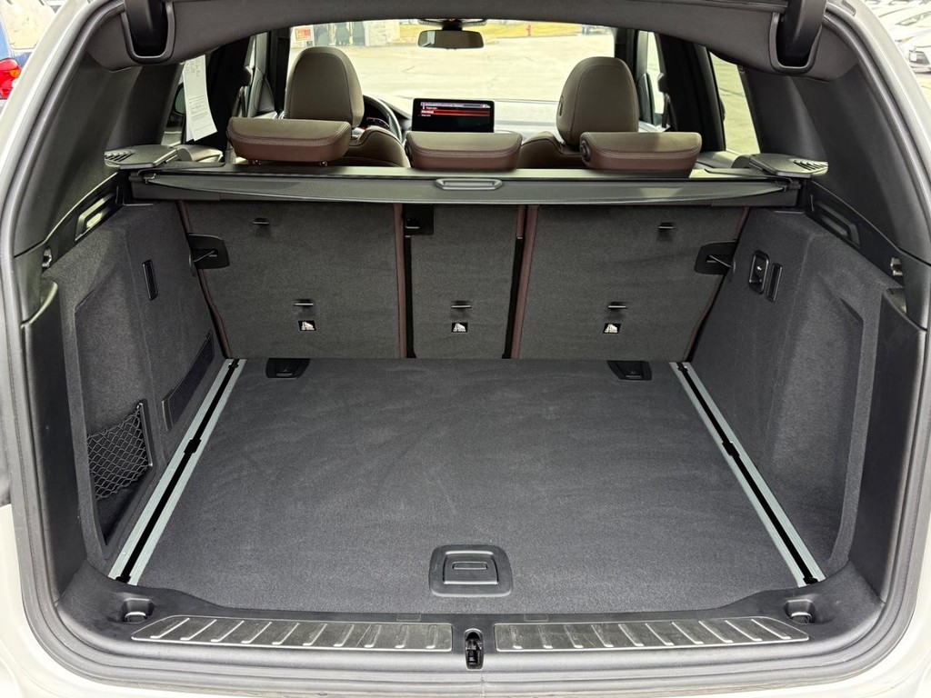 BMW X3 Vehicle Image 4