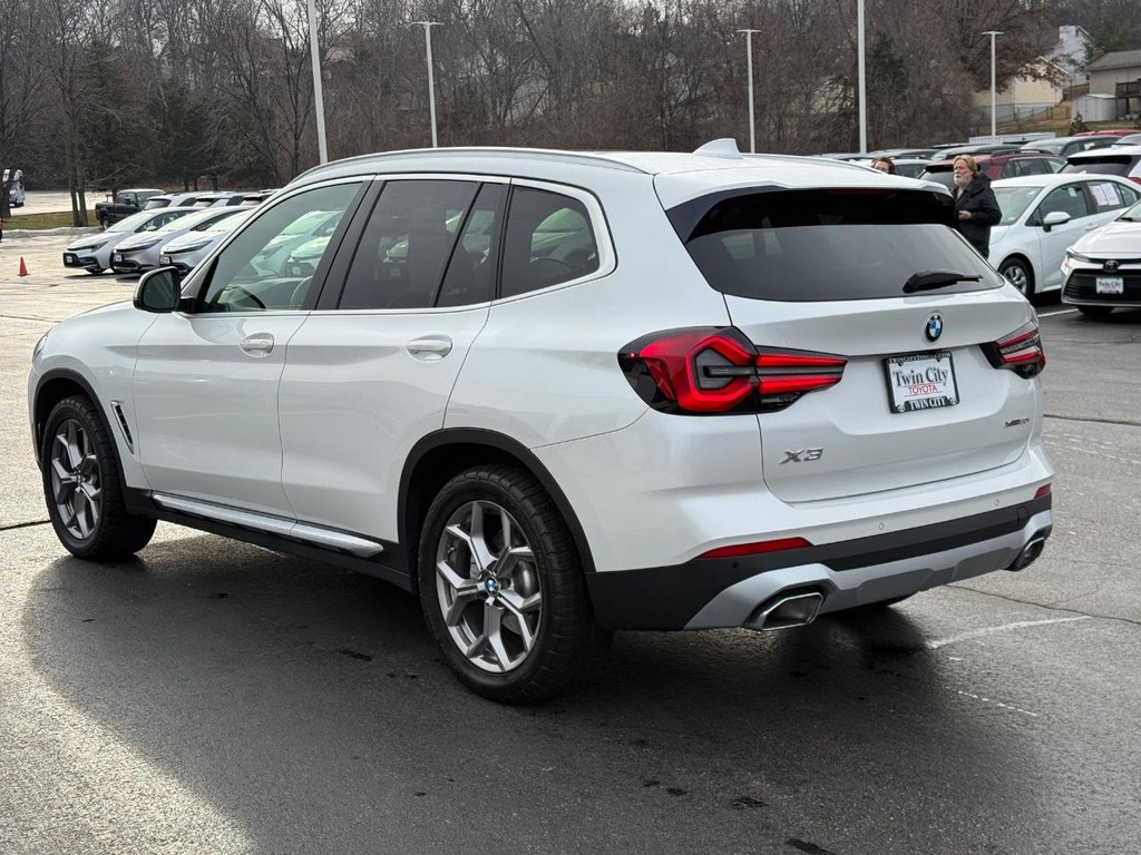 BMW X3 Vehicle Image 6