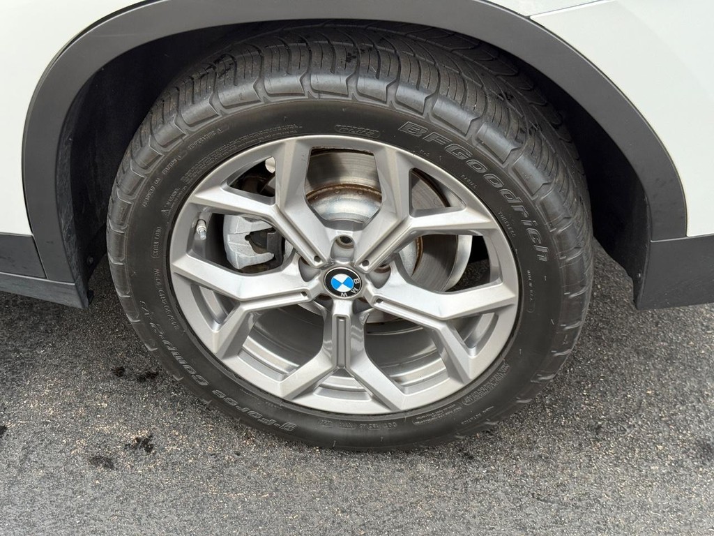 BMW X3 Vehicle Image 7