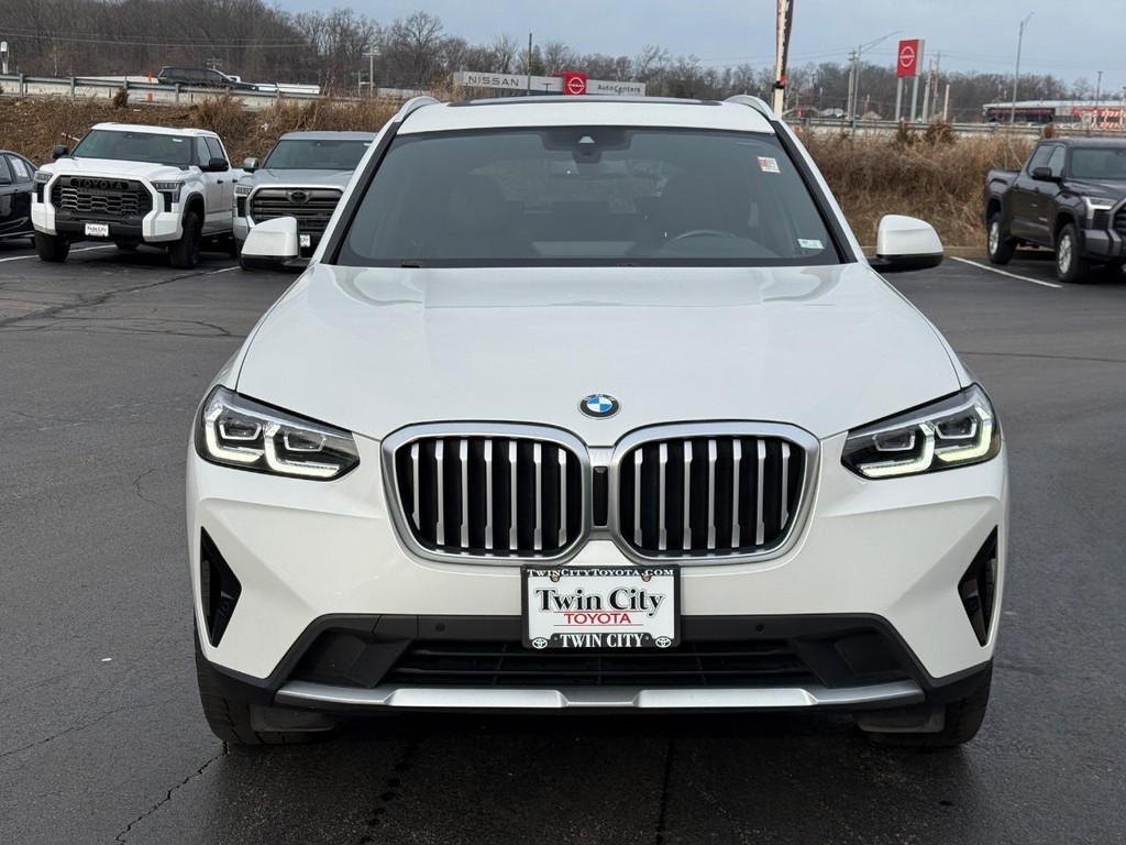 BMW X3 Vehicle Image 9