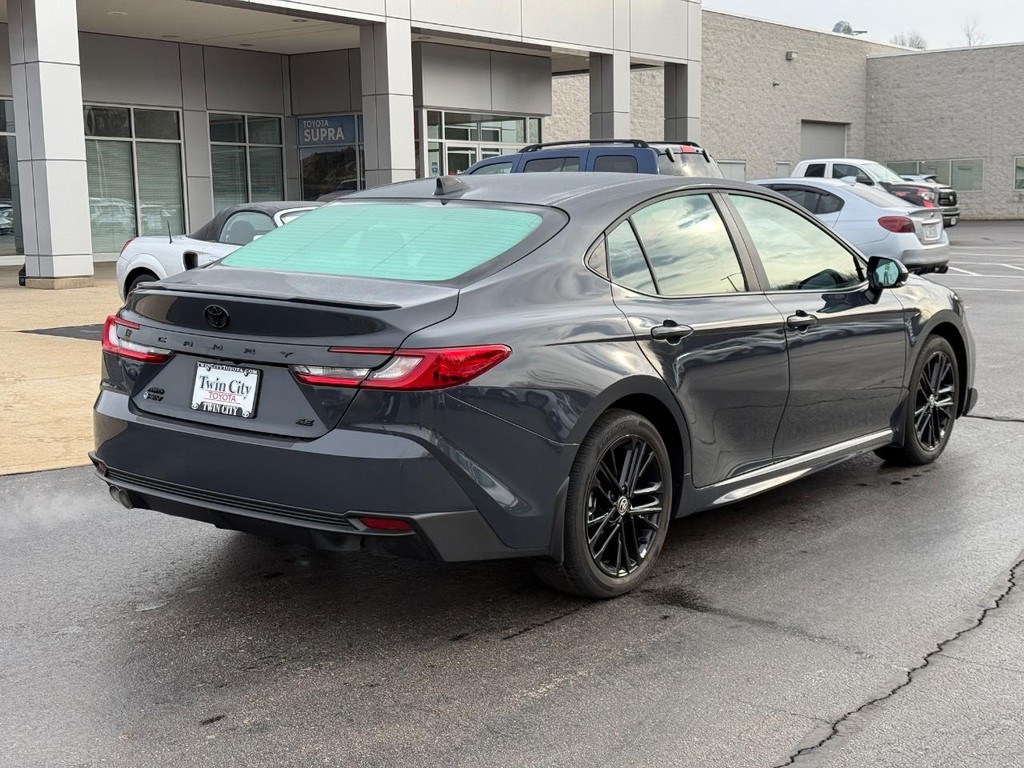 Toyota Camry Vehicle Image 3