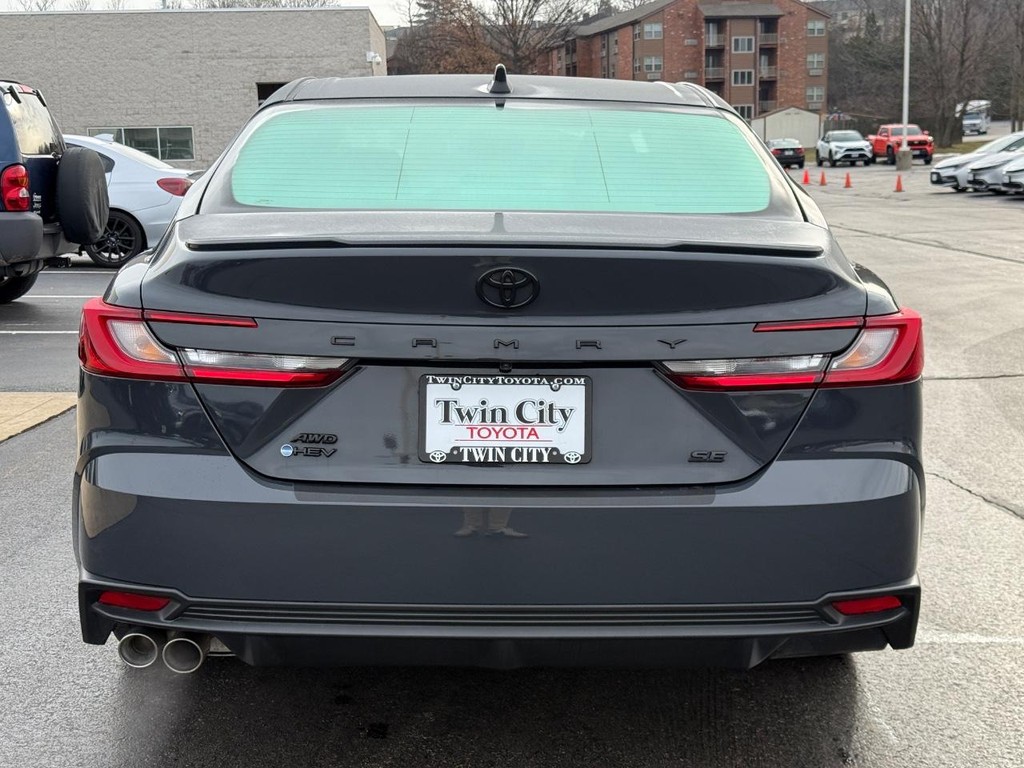 Toyota Camry Vehicle Image 5