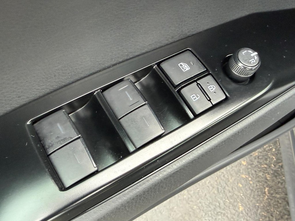 Toyota Camry Vehicle Image 15