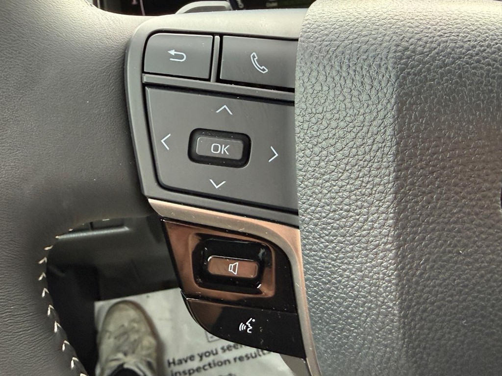 Toyota Camry Vehicle Image 17