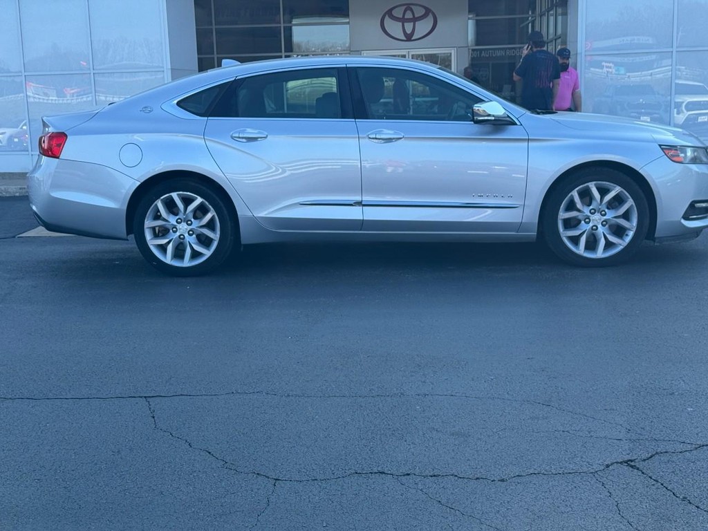 Chevrolet Impala Vehicle Image 2