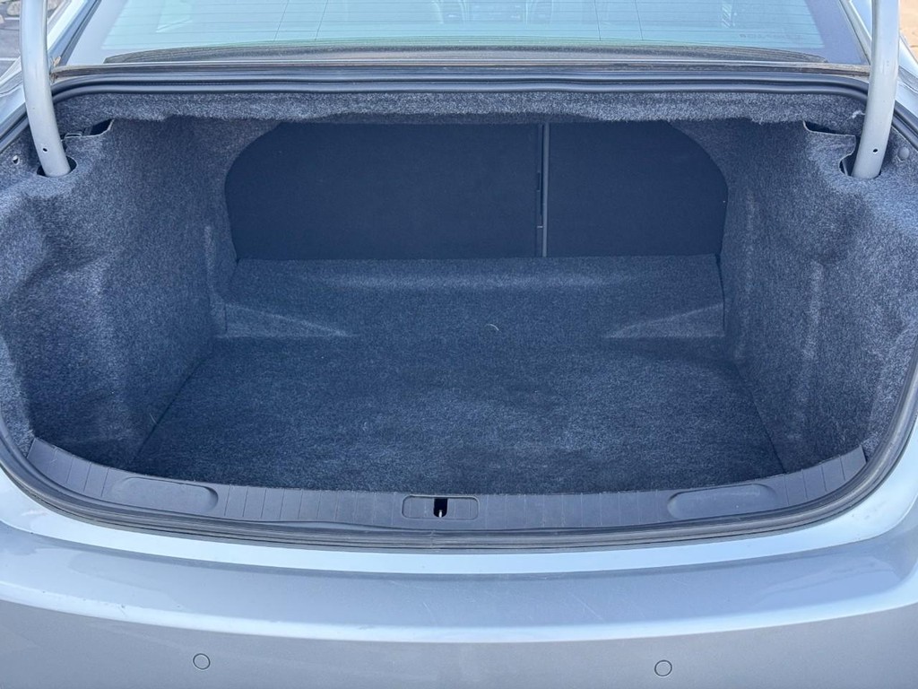 Chevrolet Impala Vehicle Image 4