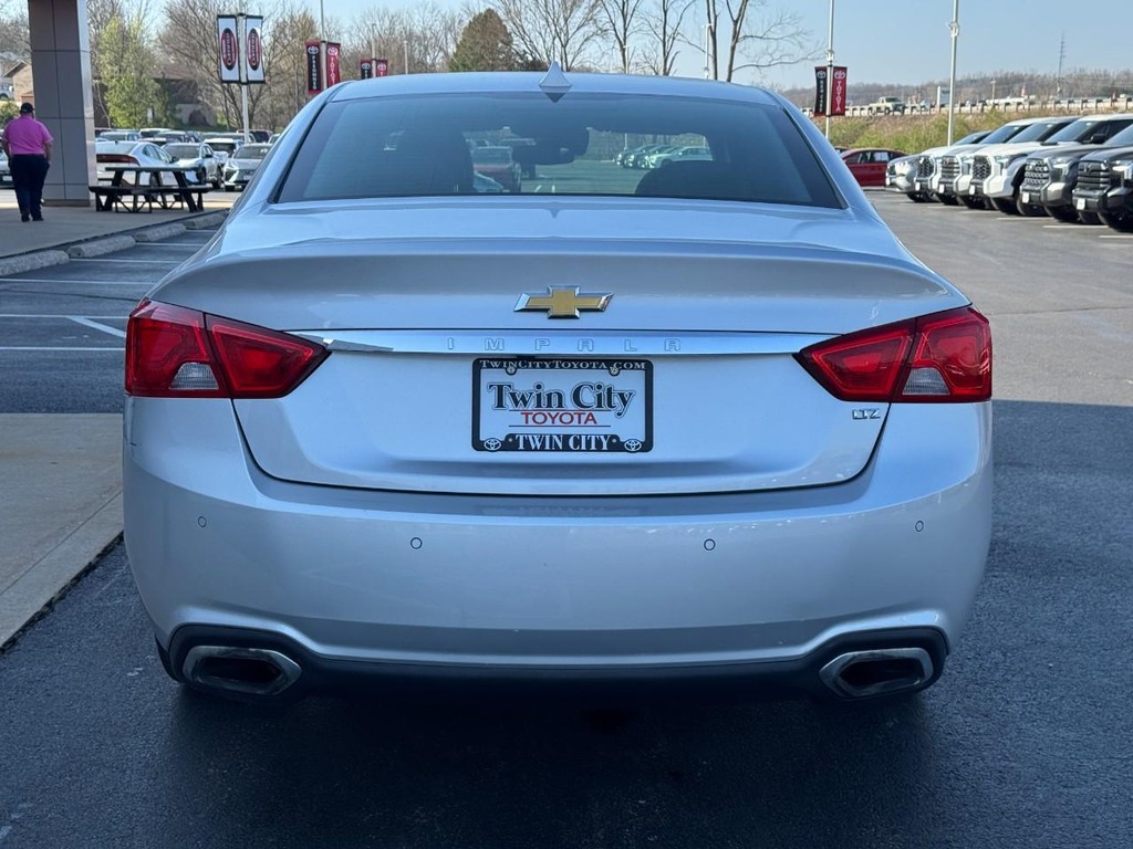 Chevrolet Impala Vehicle Image 5