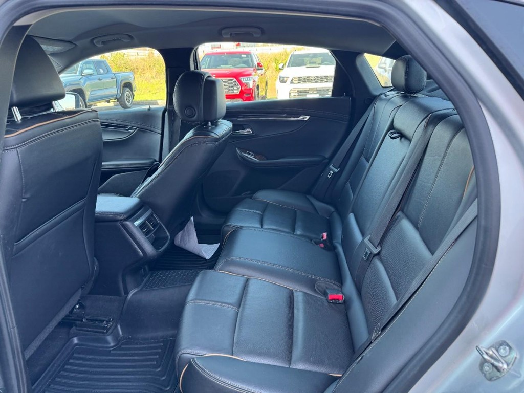 Chevrolet Impala Vehicle Image 8