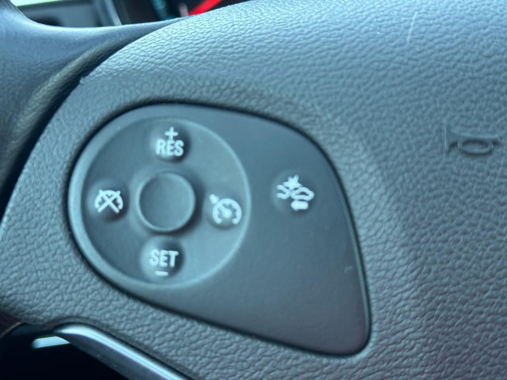 Chevrolet Impala Vehicle Image 14