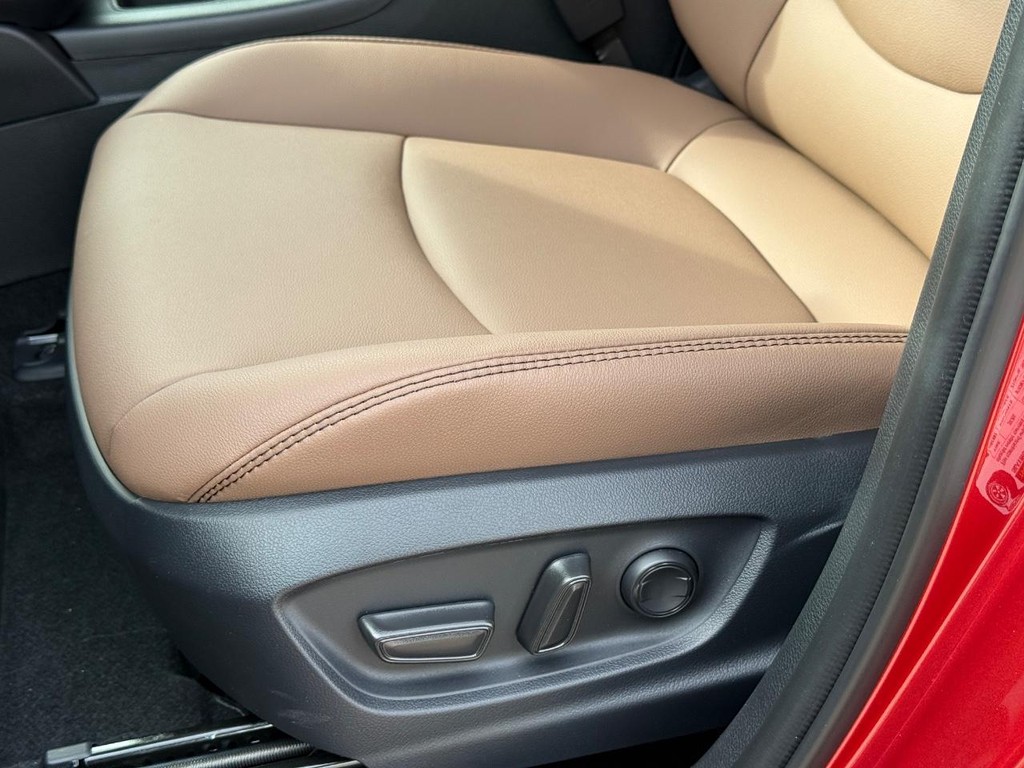 Toyota Corolla Cross Vehicle Image 20