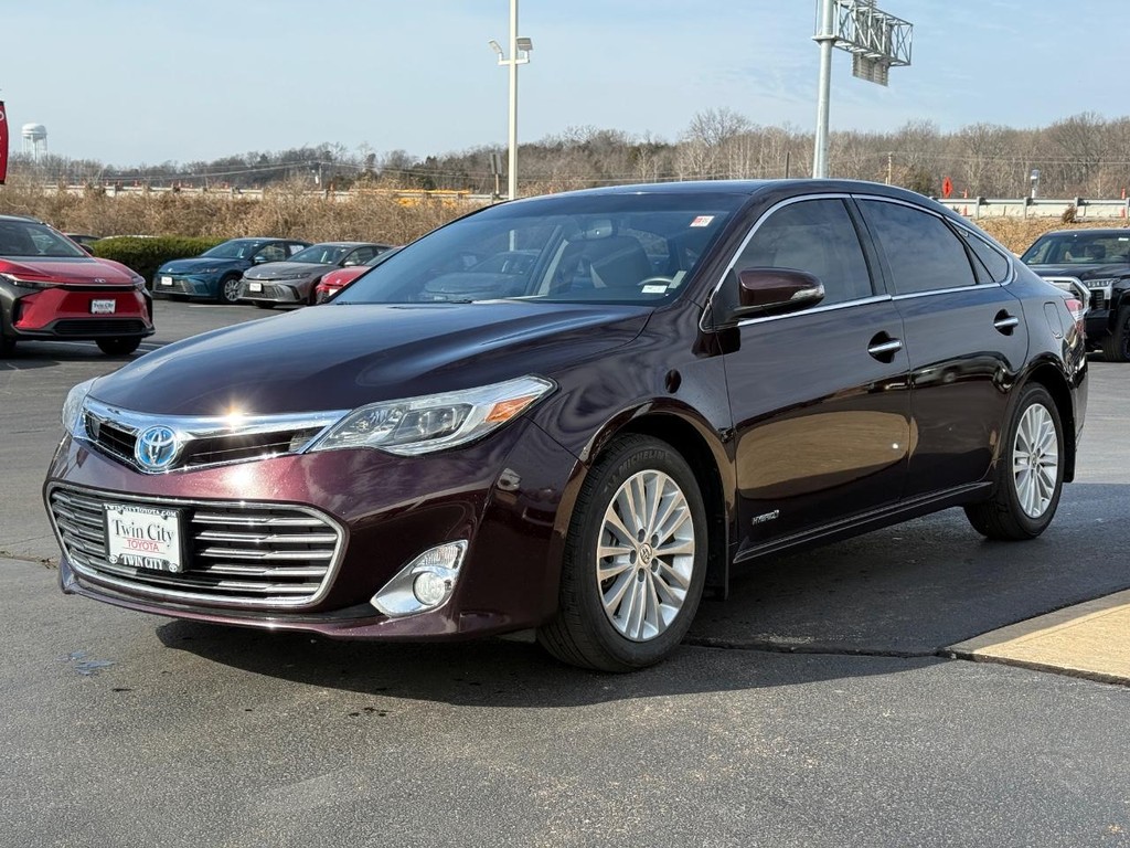 Toyota Avalon Hybrid Vehicle Image 8