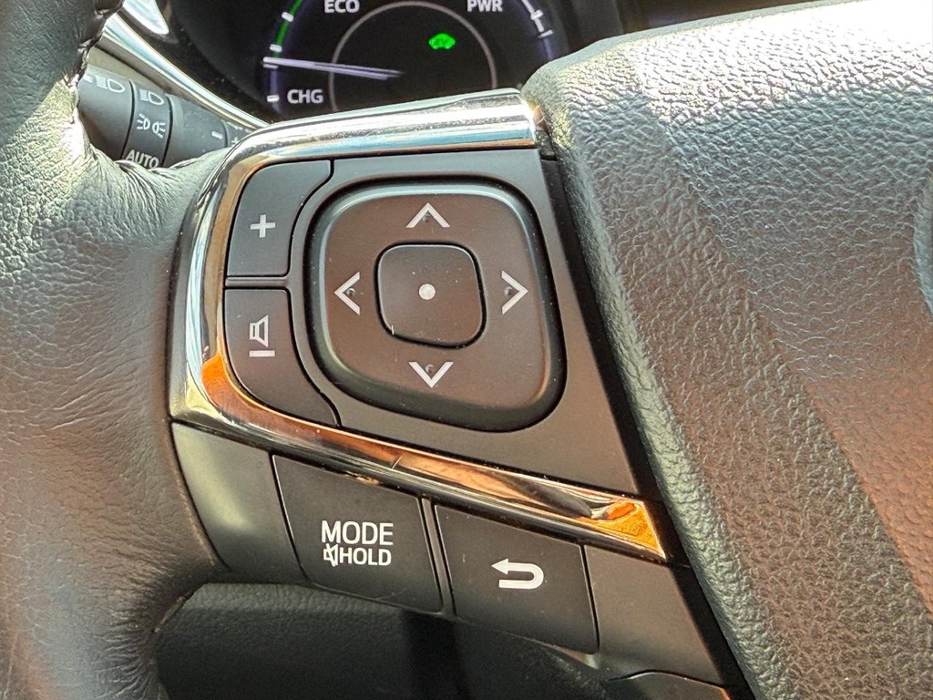 Toyota Avalon Hybrid Vehicle Image 14