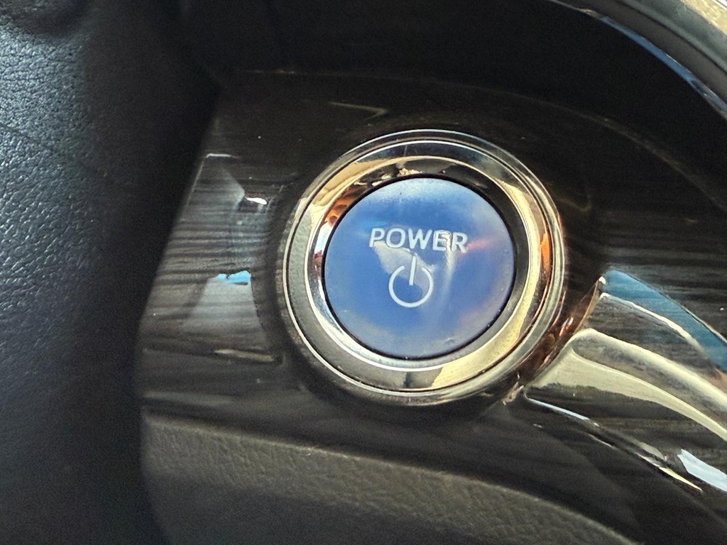 Toyota Avalon Hybrid Vehicle Image 16