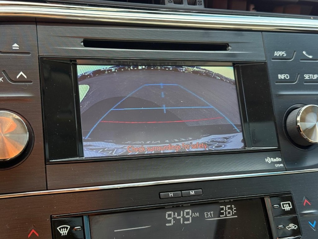 Toyota Avalon Hybrid Vehicle Image 18