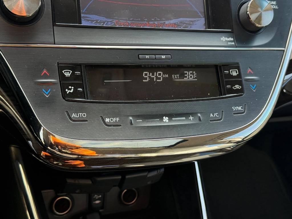 Toyota Avalon Hybrid Vehicle Image 19