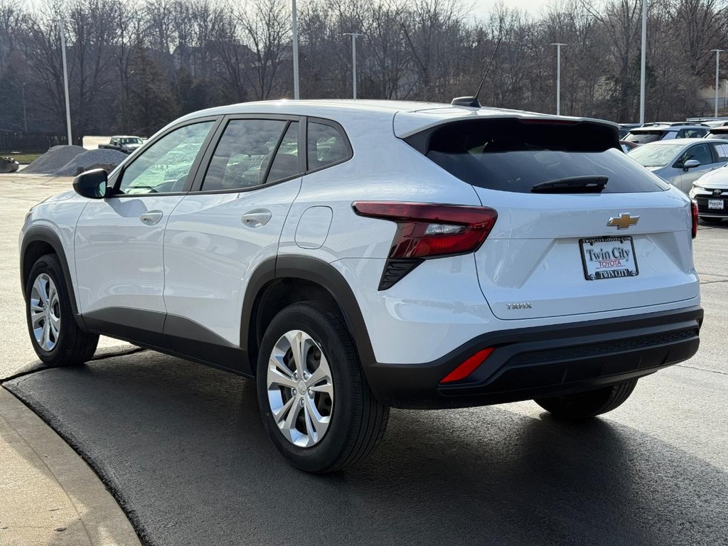 Chevrolet Trax Vehicle Full-screen Gallery Image 05