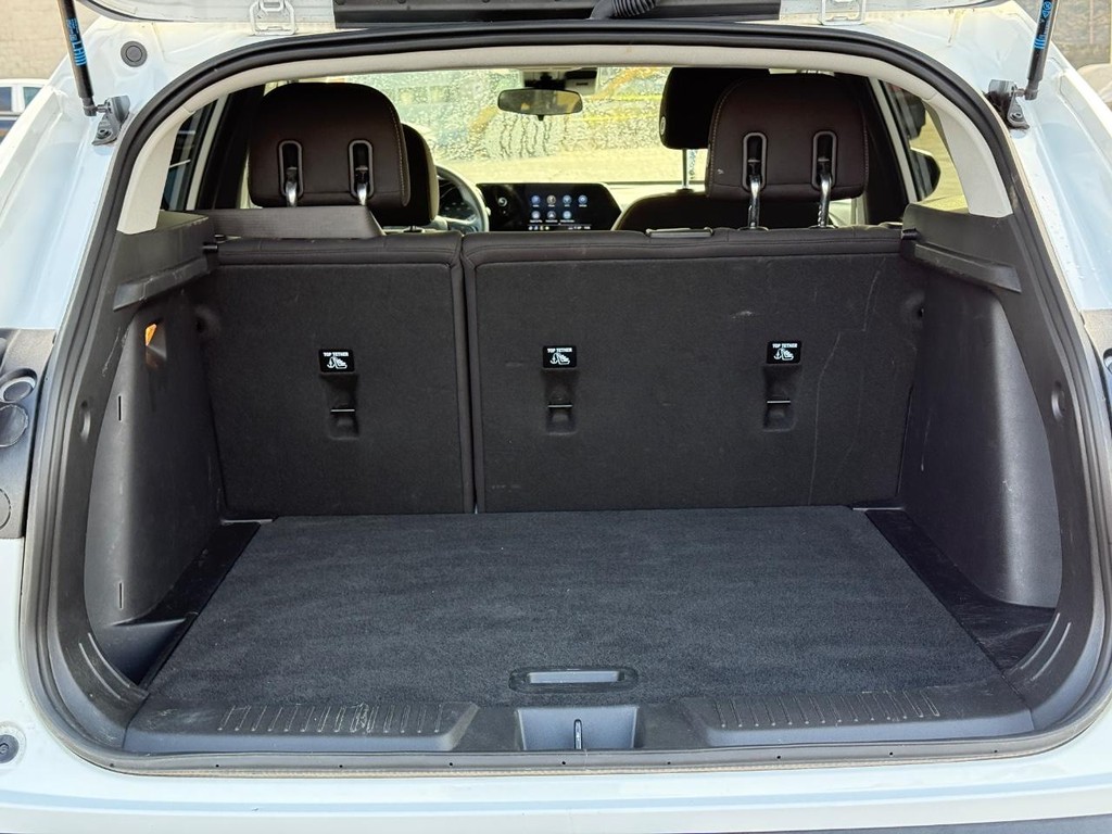 Chevrolet Trax Vehicle Full-screen Gallery Image 06