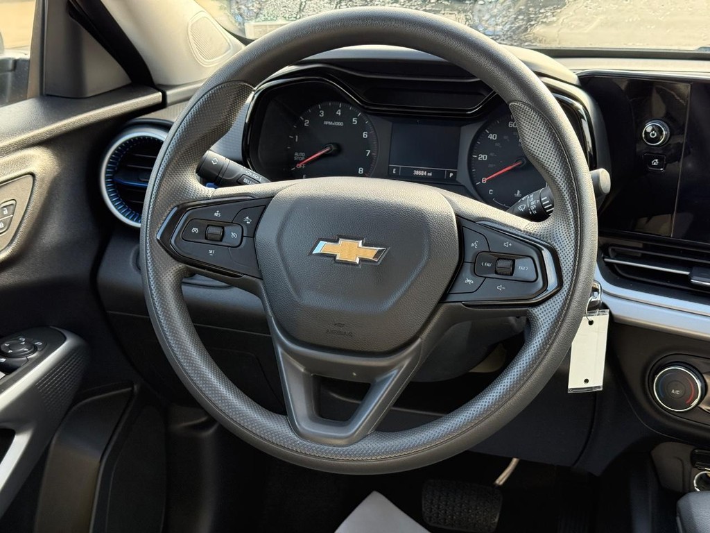 Chevrolet Trax Vehicle Full-screen Gallery Image 12