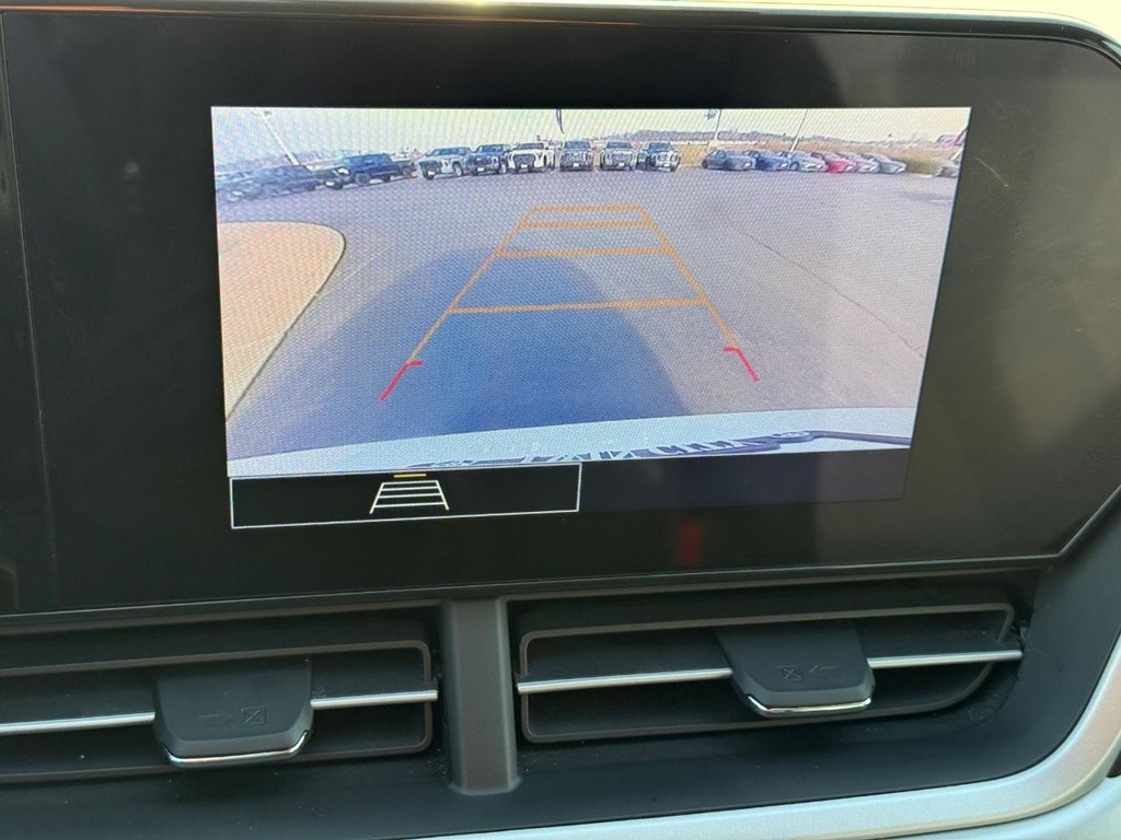 Chevrolet Trax Vehicle Full-screen Gallery Image 16