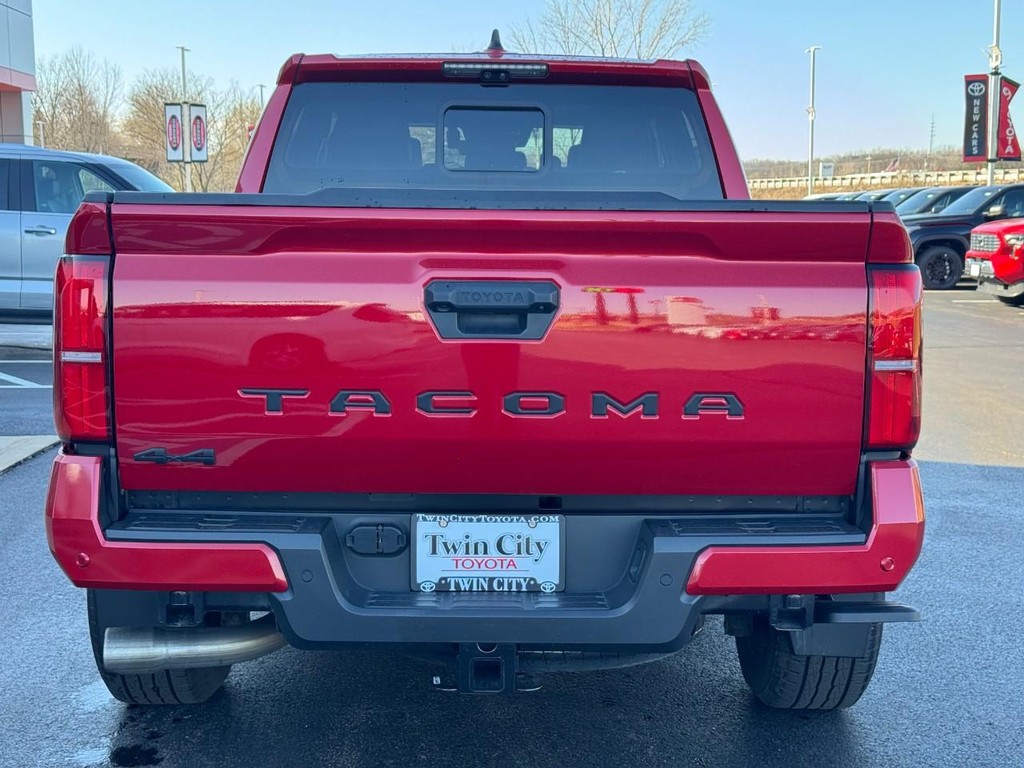 Toyota Tacoma 4WD Vehicle Image 5