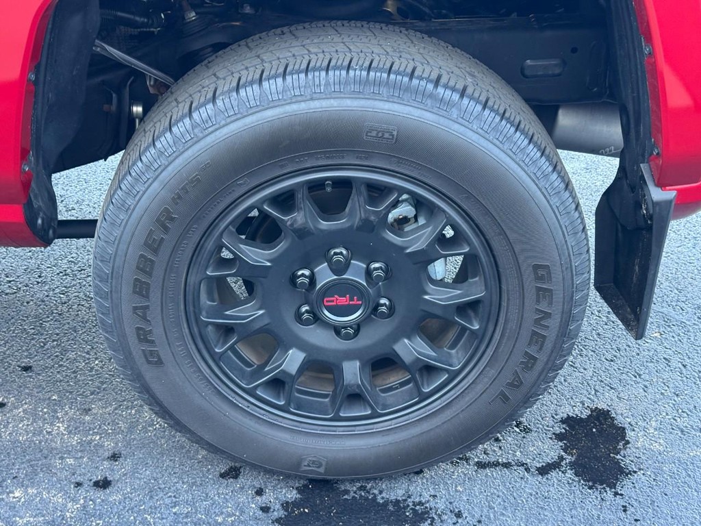 Toyota Tacoma 4WD Vehicle Image 6