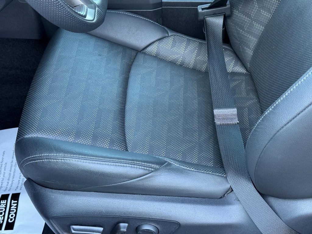 Toyota Tacoma 4WD Vehicle Image 15