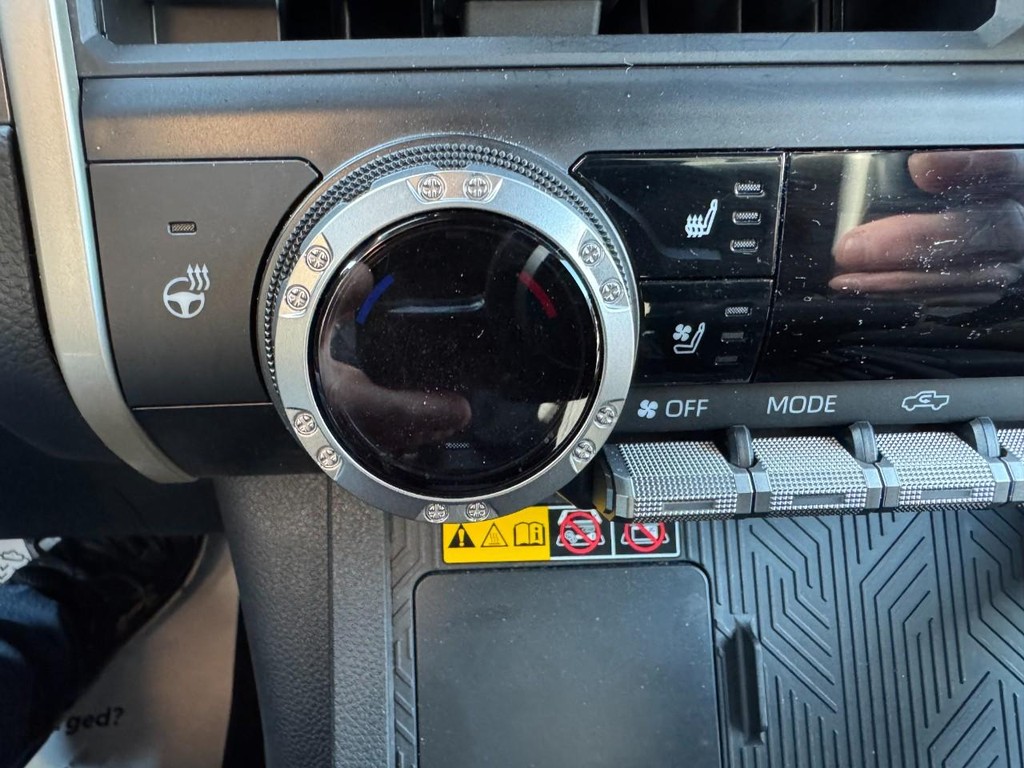 Toyota Tacoma 4WD Vehicle Image 16