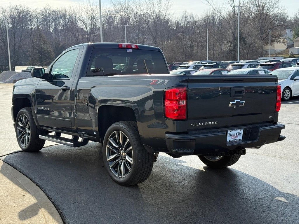 Chevrolet Silverado 1500 Vehicle Full-screen Gallery Image 05