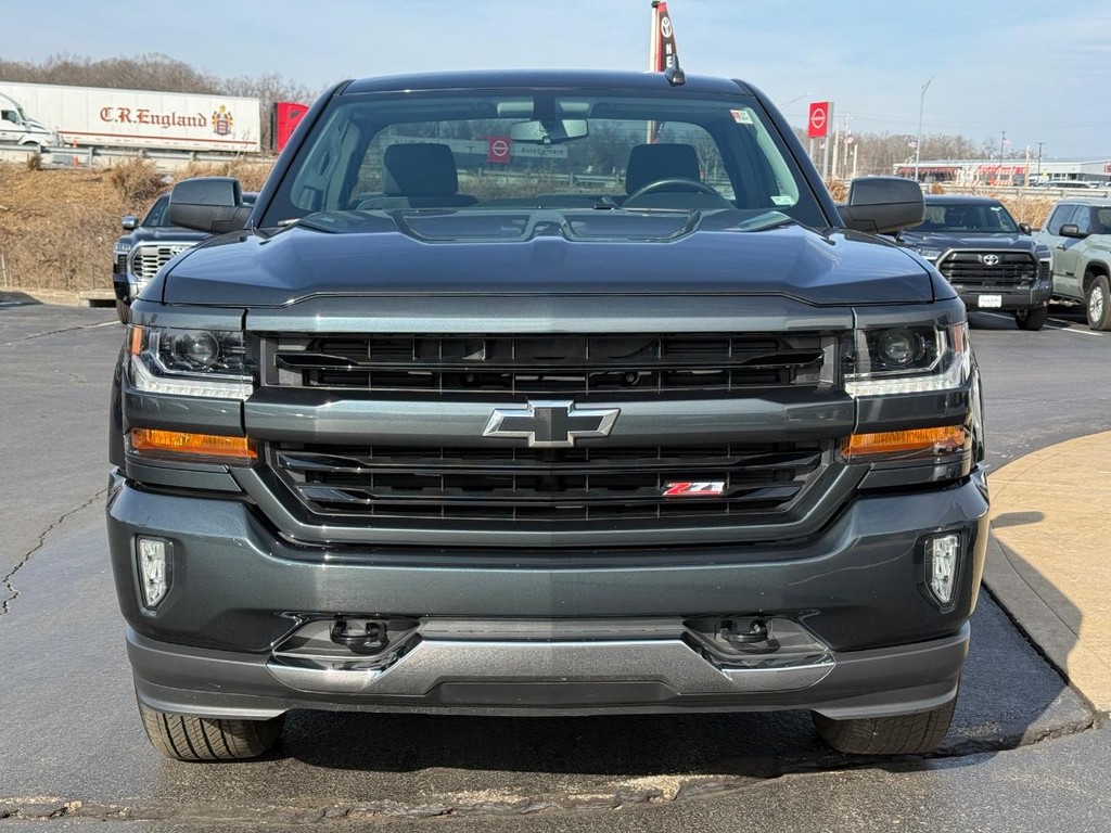 Chevrolet Silverado 1500 Vehicle Full-screen Gallery Image 09