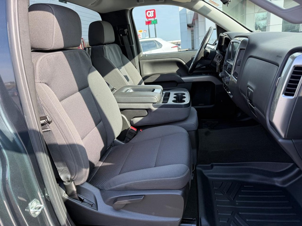 Chevrolet Silverado 1500 Vehicle Full-screen Gallery Image 10