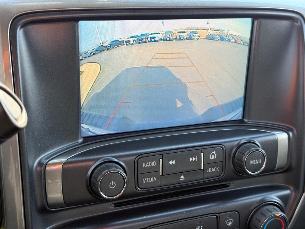 Chevrolet Silverado 1500 Vehicle Full-screen Gallery Image 16